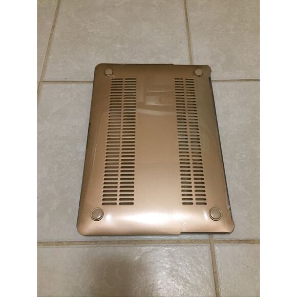MacBook Air 13" Fitted Clip Case with Keyboard Overlay Metallic Gold‎ - Picture 3 of 5